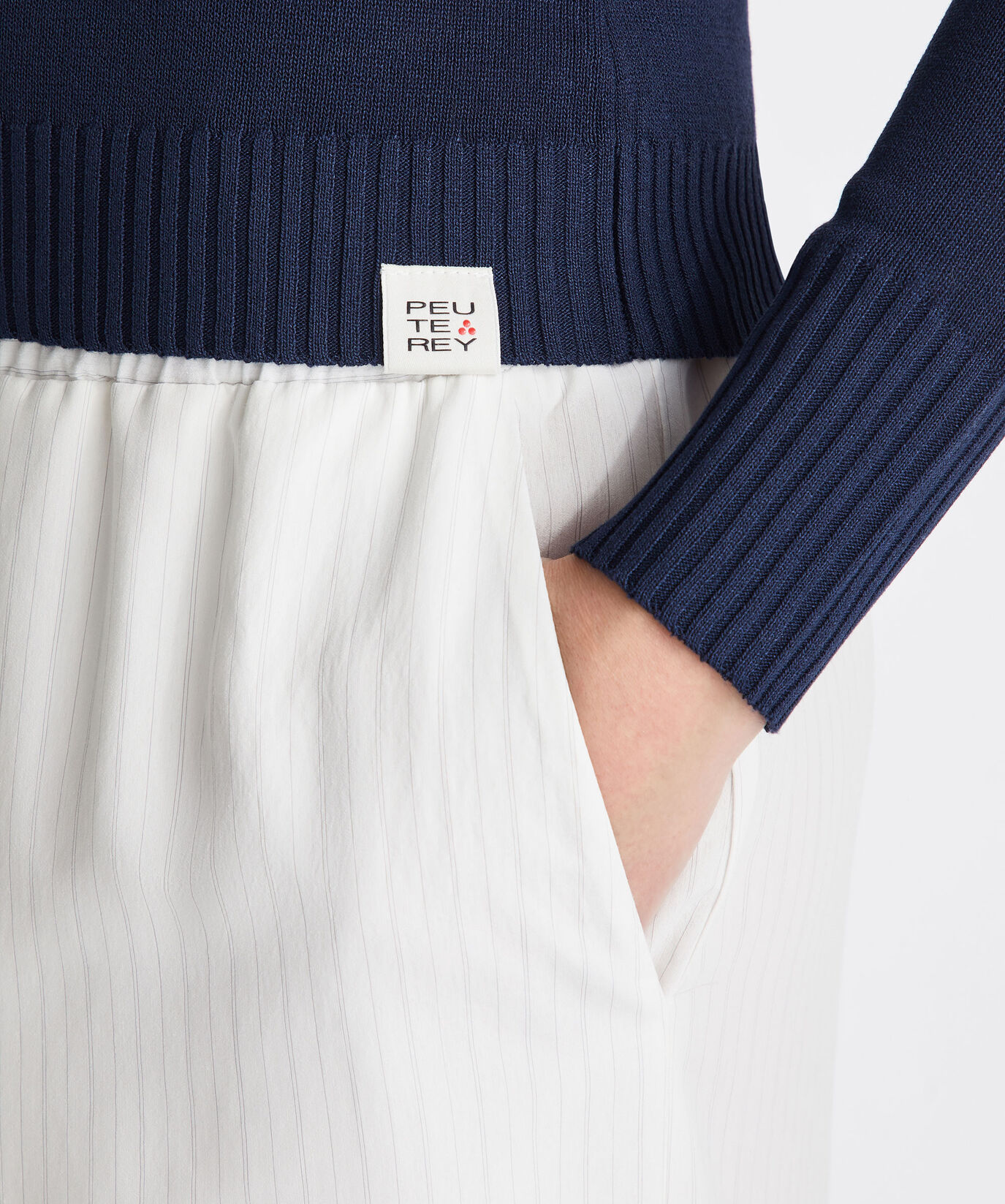 Pull tricot avec col en V en viscose m&eacute;lang&eacute;e  Peuterey - large