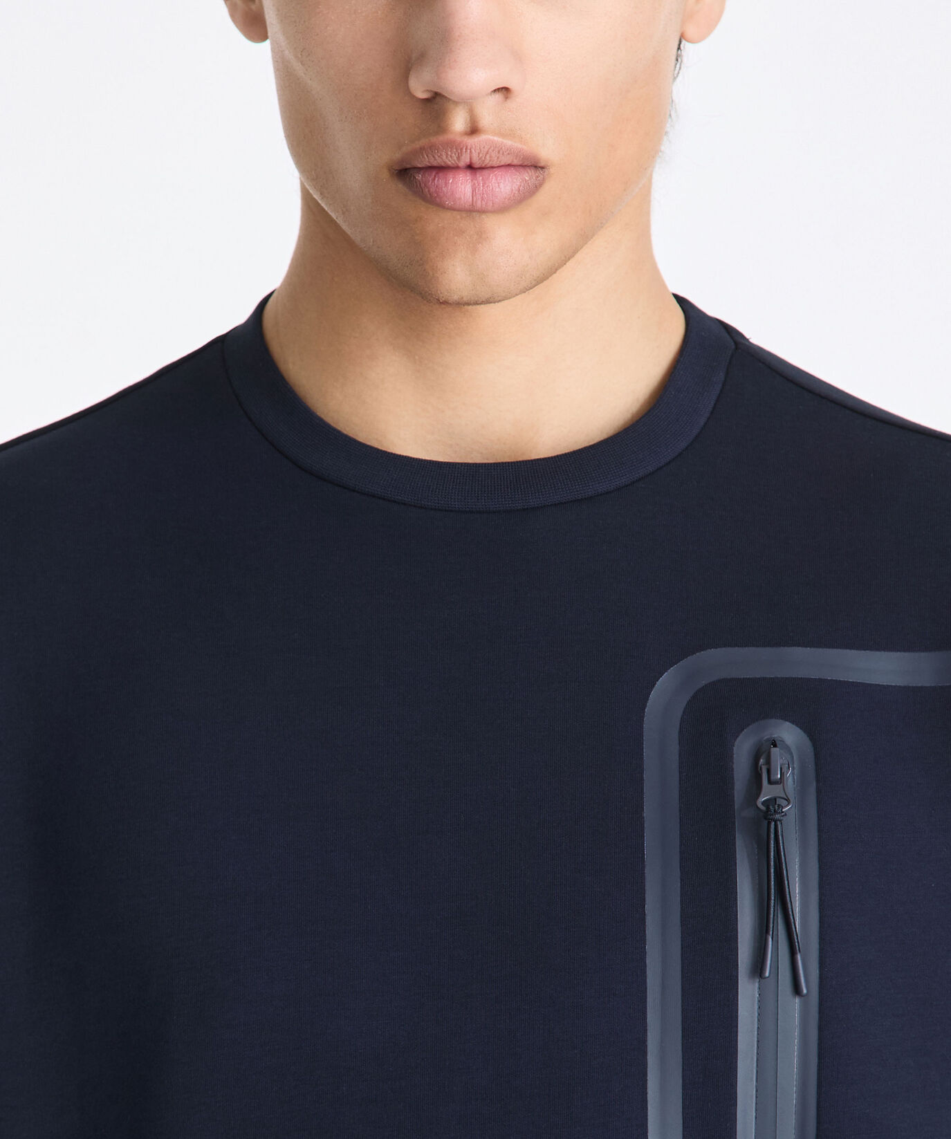 Sweat-shirt avec poche et d&eacute;tails gans&eacute;s  Peuterey - large