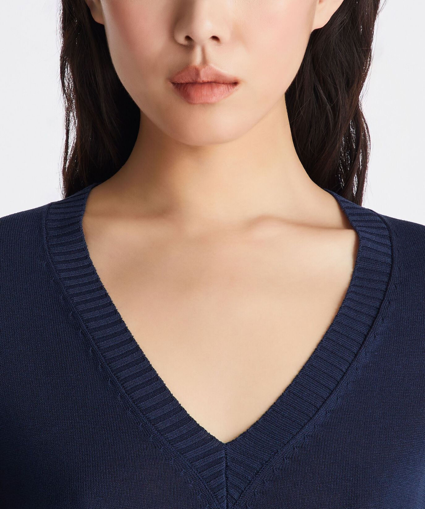 Pull tricot avec col en V en viscose m&eacute;lang&eacute;e  Peuterey - large