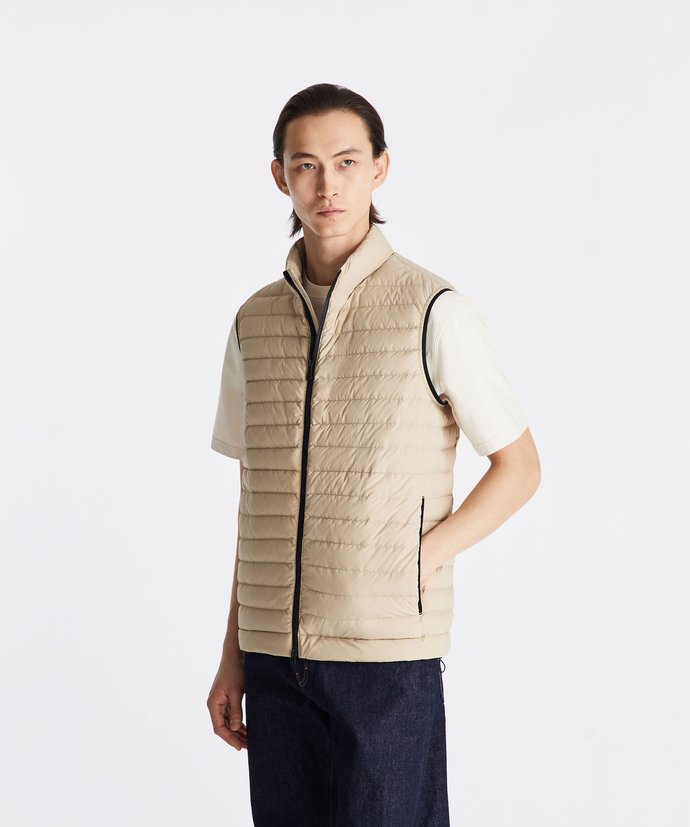 Gilet ultral&eacute;ger et semi-brillant  Peuterey - large image number 1