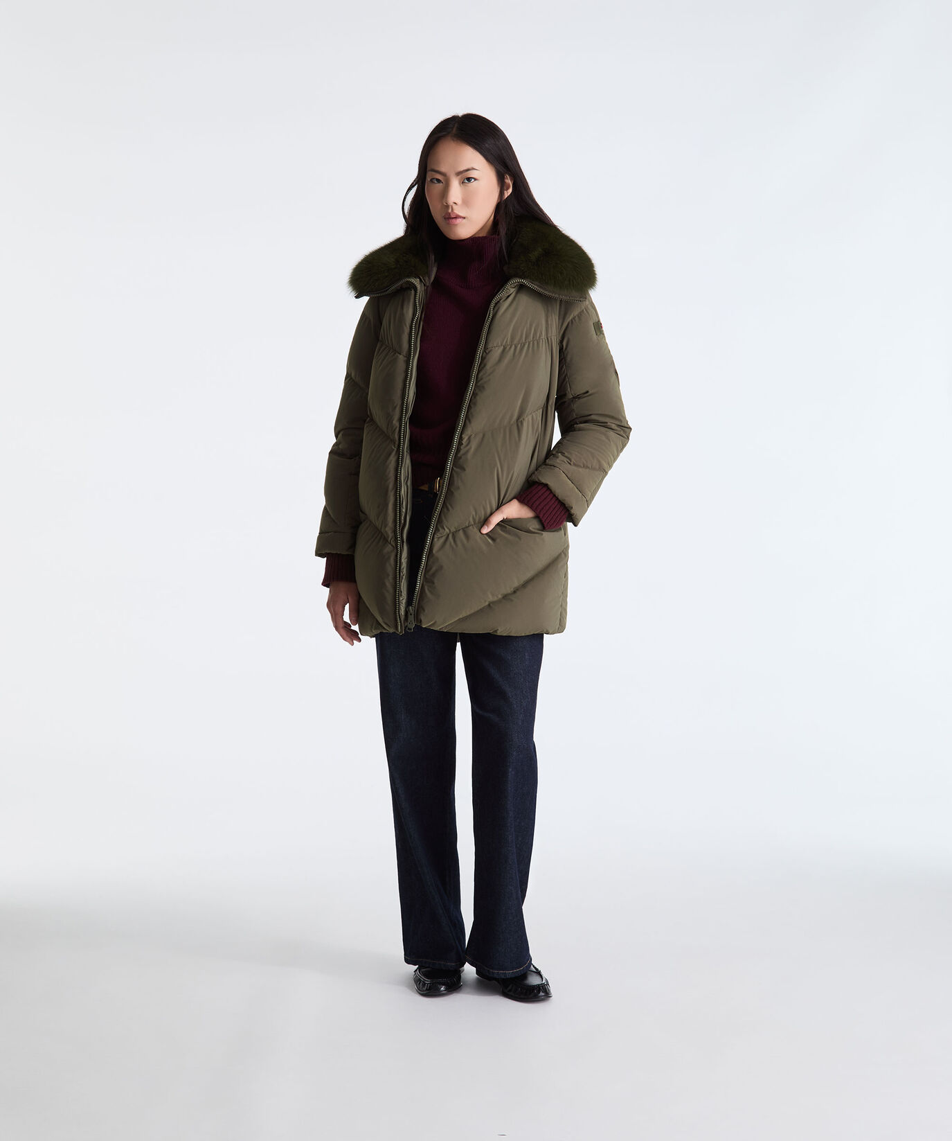 Lange Daunenjacke mit Chevron-Steppmuster und Pelzbesatz  Peuterey - large image number 0