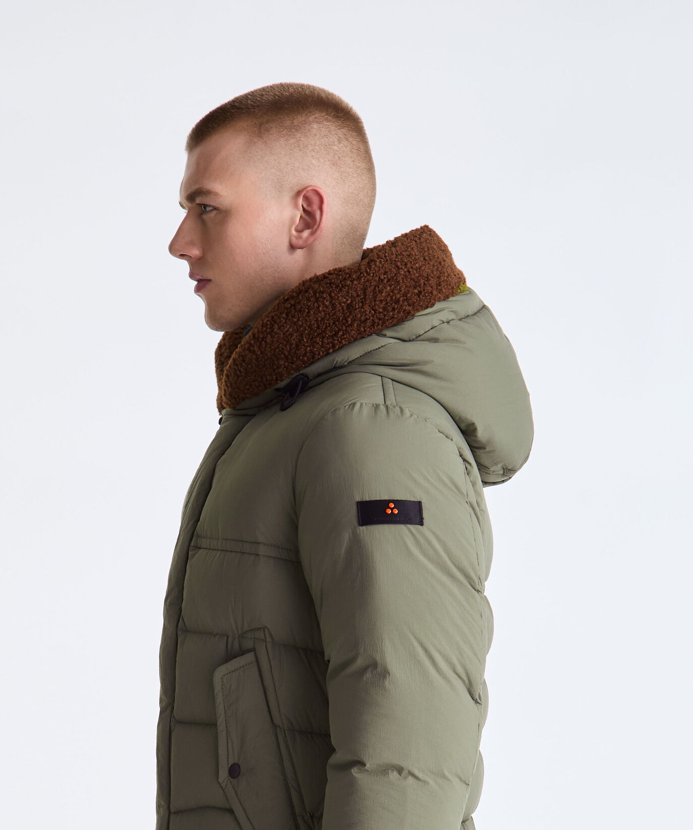 Lange Daunenjacke mit unregelm&auml;&szlig;igem Steppmuster  Peuterey - large